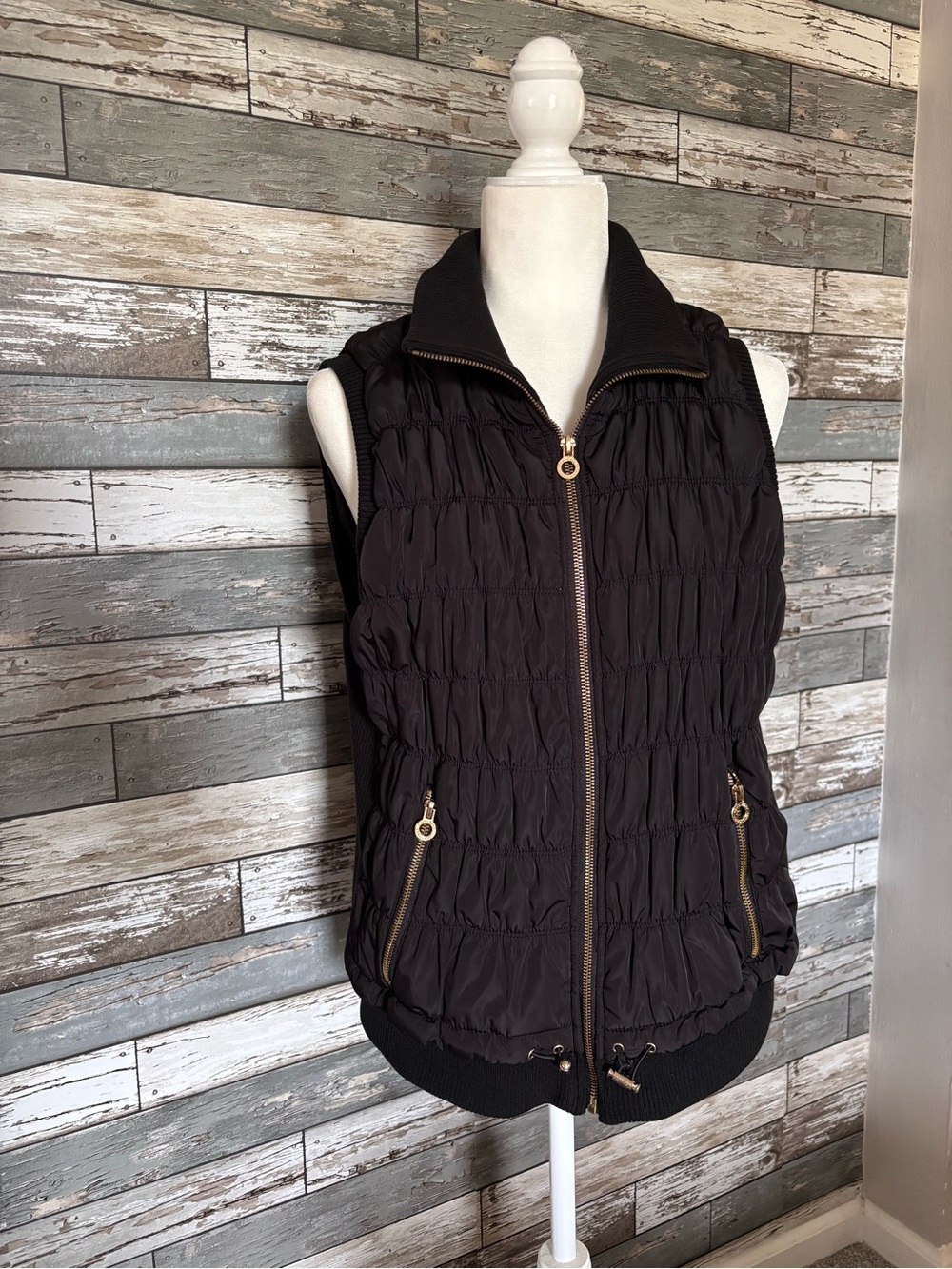 Calvin Klein Performance Women’s Black Puffer Vest with Gold Zippers Size 0X